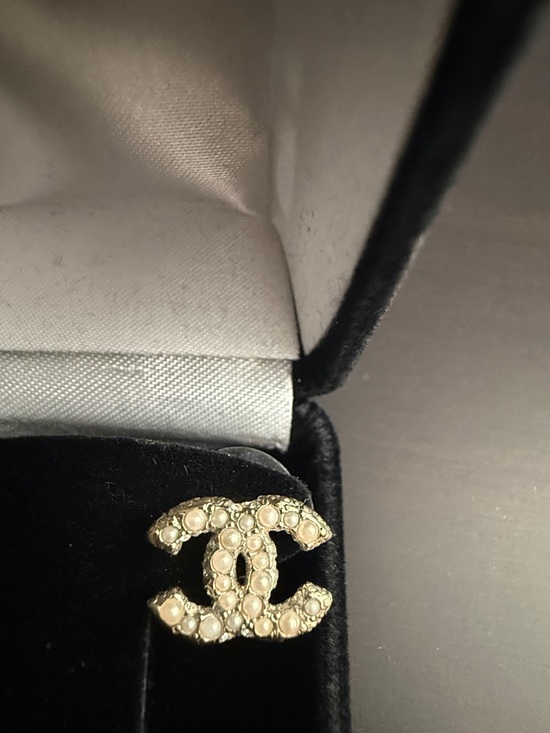 CHANEL Jewelry - CHANEL Pearl-Encrusted Interlocking CC Stud Earrings - Cream and Gold